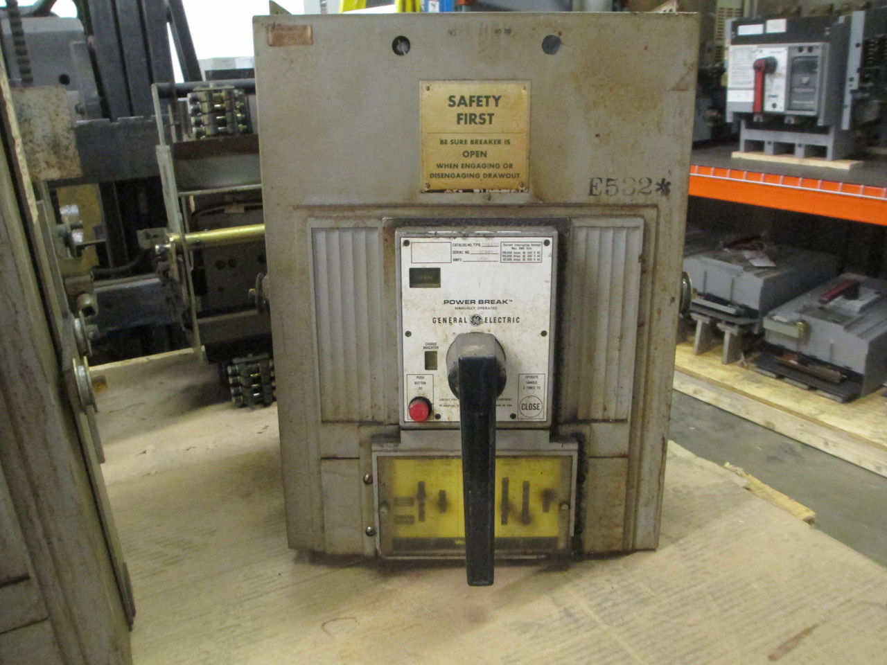 Picture of TPSS6612G GE Power Break Breaker 1200 Amp 600 Volt AC M/O