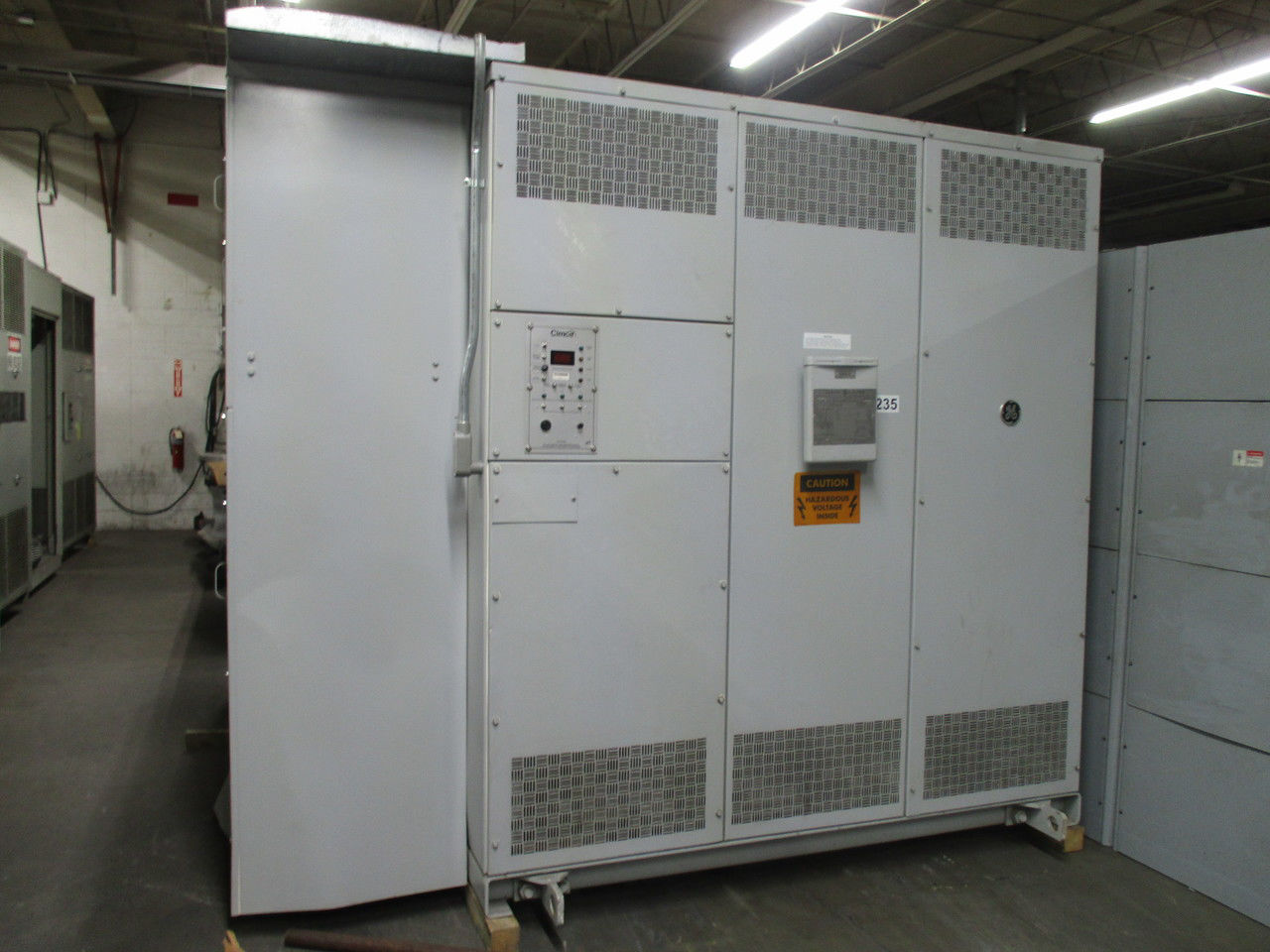 Picture of GE 2000/2800 KVA 12470-480Y/277 Volt Cast Epoxy Resin Medium Voltage Dry Type Transformer R&G
