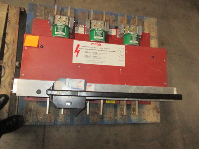 Picture of Pringle Pressure Contact Switch QA-B-3033-S | 3000 Amp 480 Volt | Red Back Plate