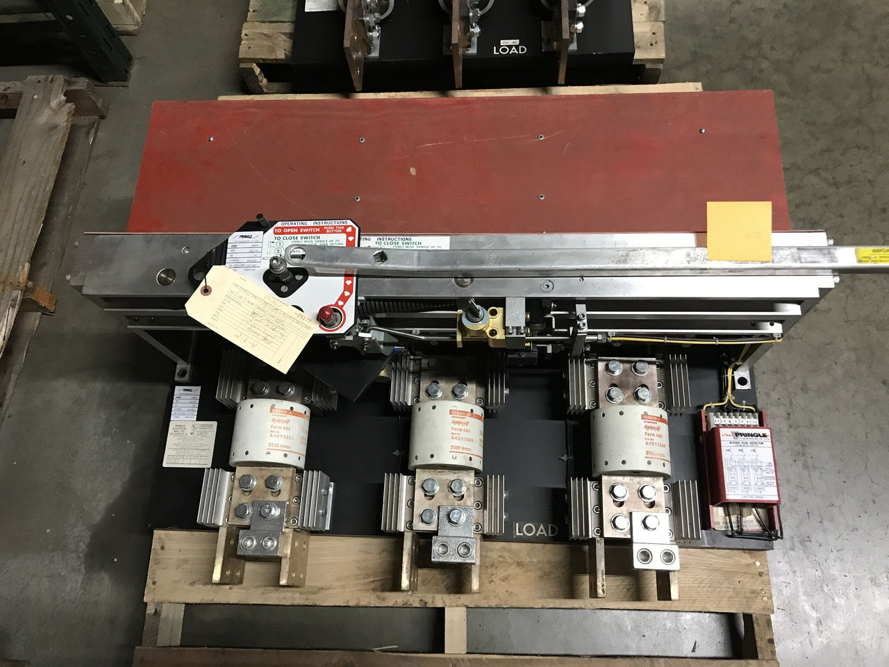 Picture of Pringle Pressure Contact Switch QA-3033-CBC | 3000 Amp 480 Volt | Black Back Plate W/ST