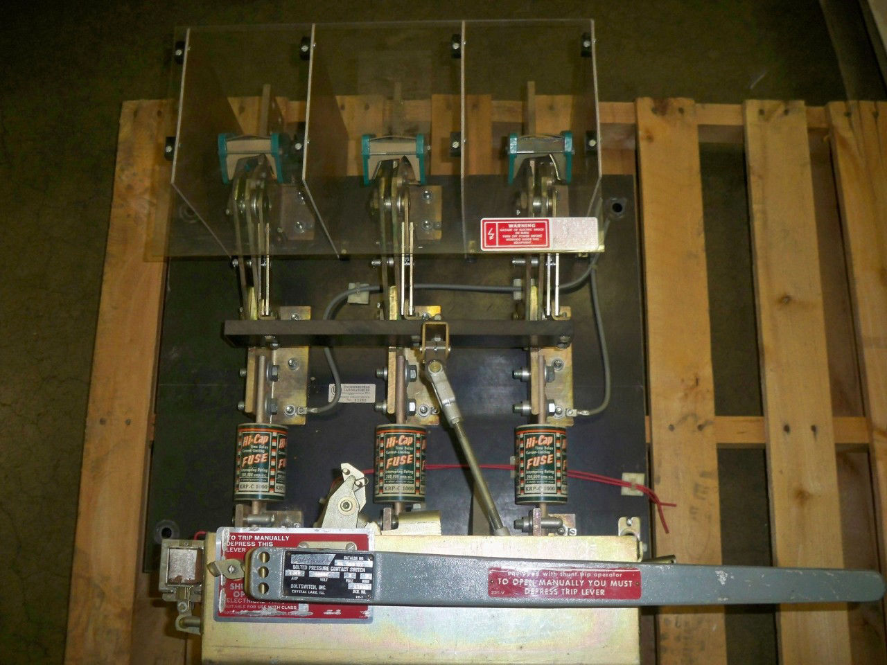 Picture of Boltswitch Pressure Contact Switch VL368-ST | 1200 Amp 600 Volt | Black Back Plate W/ ST