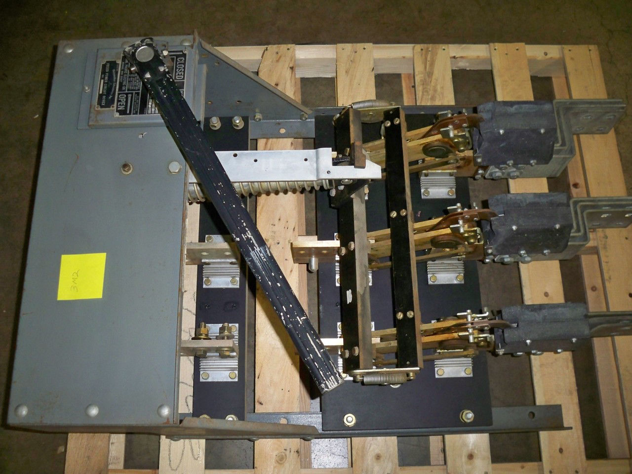 Picture of Federal Pacific Pressure Contact Switch Q2032 | 2000 Amp 240 Volt | Black Back Plate