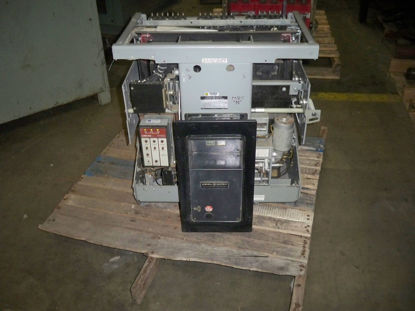 Picture of AKR-7D-75 GE AIR BREAKER 3200A FRAME EO/DO MICROVERSA TRIP LSIG