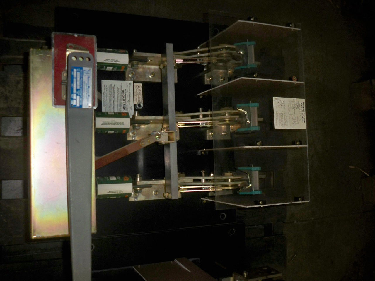 Picture of Boltswitch Pressure Contact Switch VL367 | 800 Amp 600 Volt | Black Back Plate