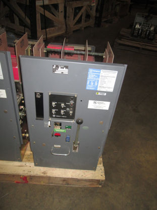 Picture of DS632 Westinghouse 3200A Frame 3200A Rated 600V Air Breaker EO/DO LSI