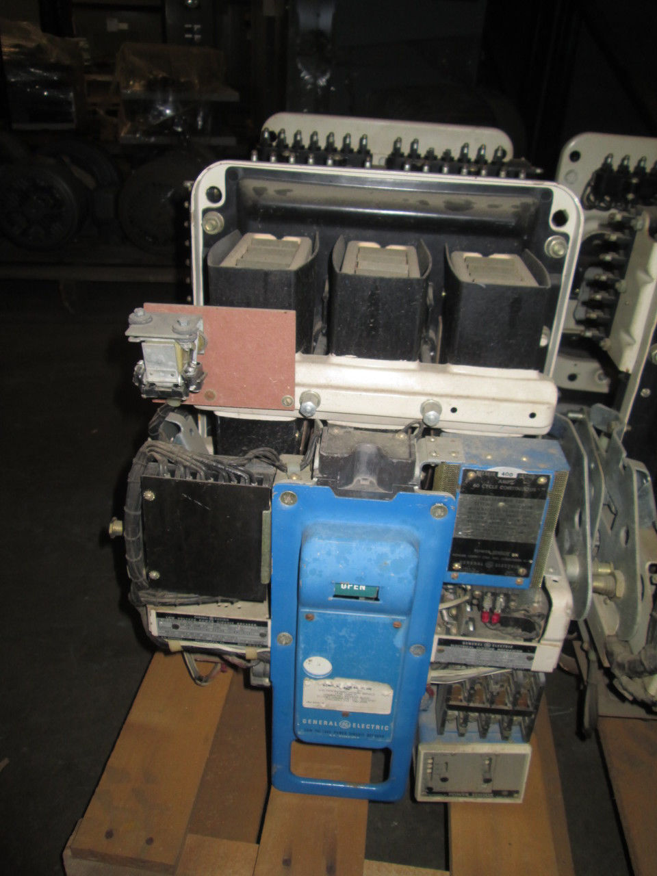 Picture of AK-3A-25 GE 600A Frame 400A Rated 600V EO/DO Air Breaker LI