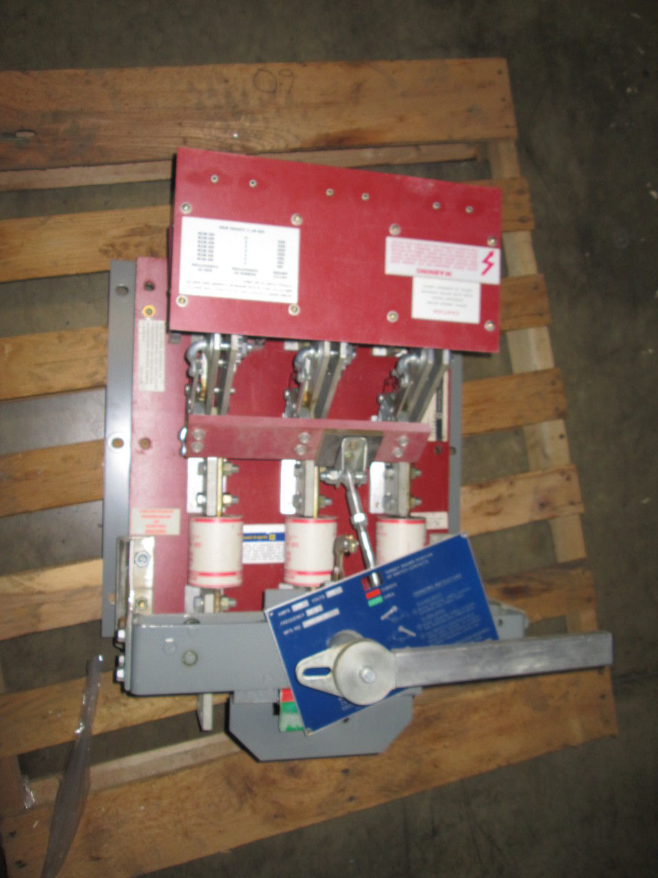 Picture of Square D Pressure Contact Switch BLO32160I | 1600 Amp 240 Volt | Red Back Plate