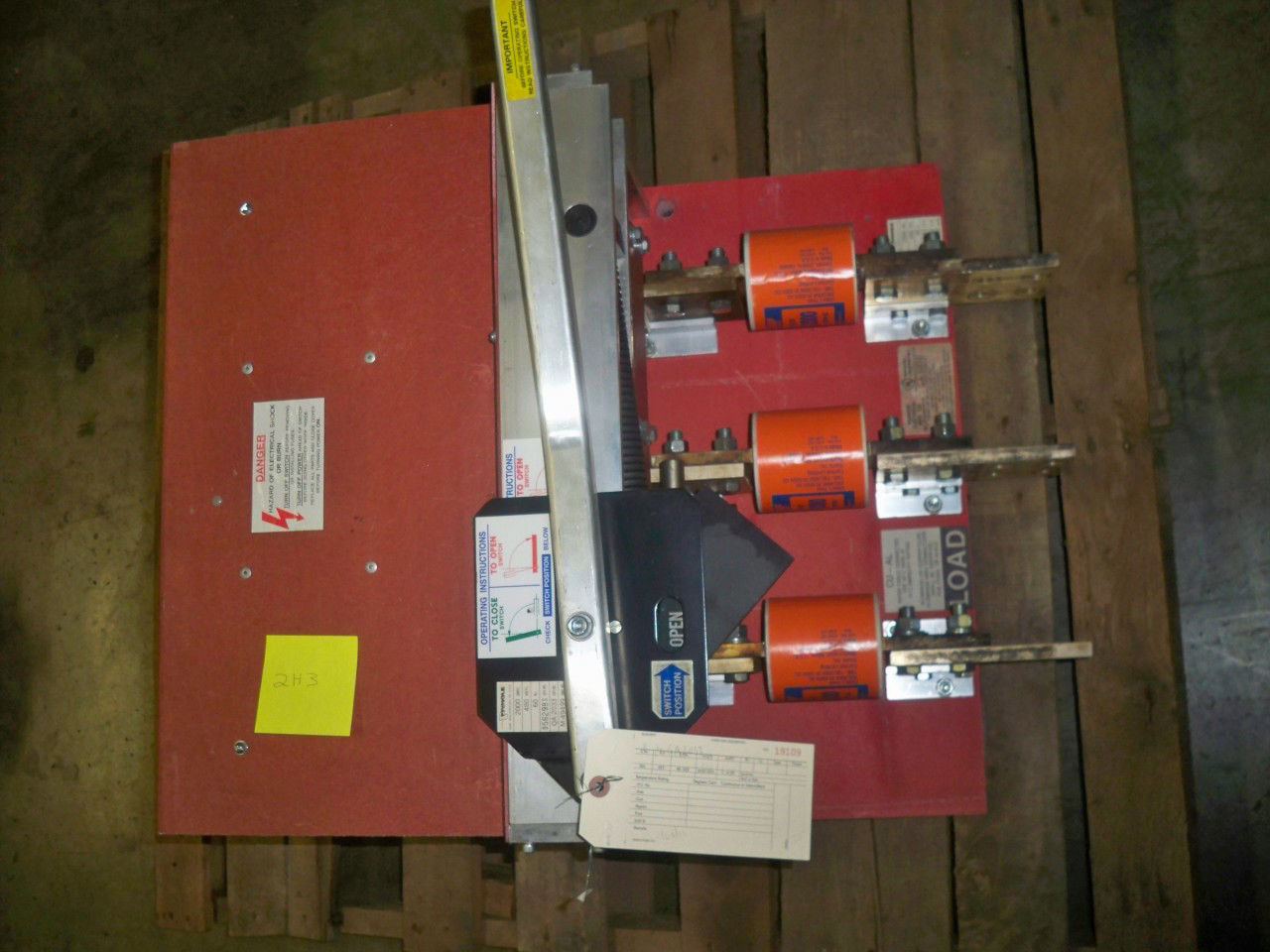 Picture of Pringle Pressure Contact Switch QA-2033 | 2000 Amp 480 Volt | Red Back Plate