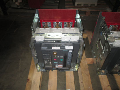 Picture of WLL2D320 Siemens 2000A Frame 2000A Rated 600V Power Circuit Breaker M/O D/O