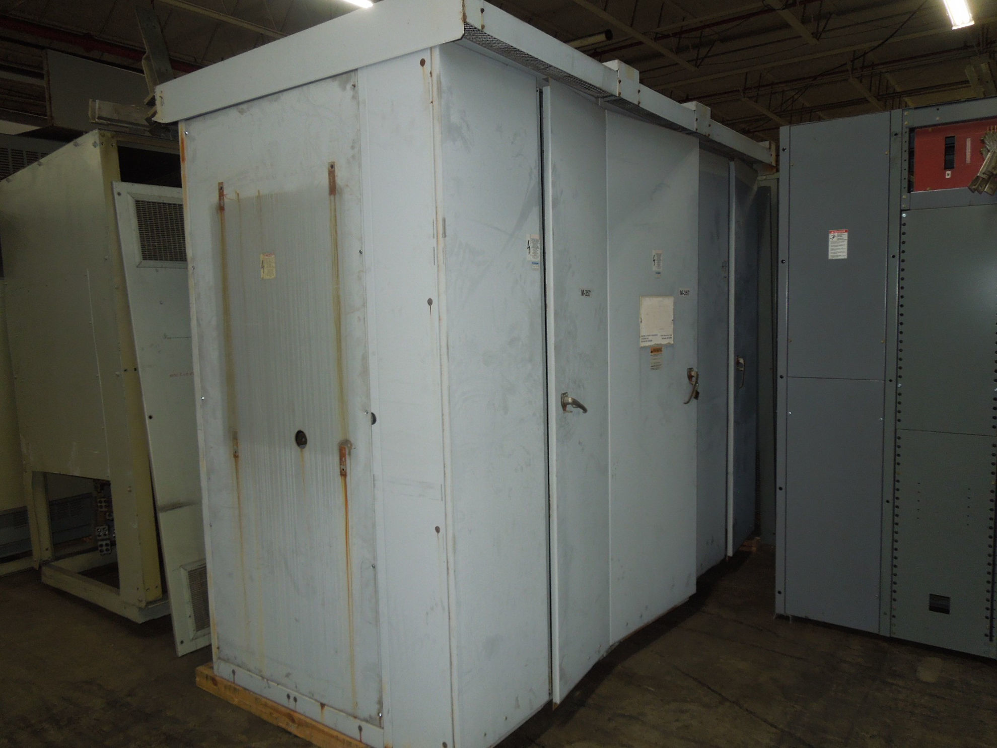Picture of General Electric Spectra Series Switchboard THPC3620G3T | 2000 Amp Main Fusible | 480Y/277V 3-Phase 4-Wire NEMA 3R R&G