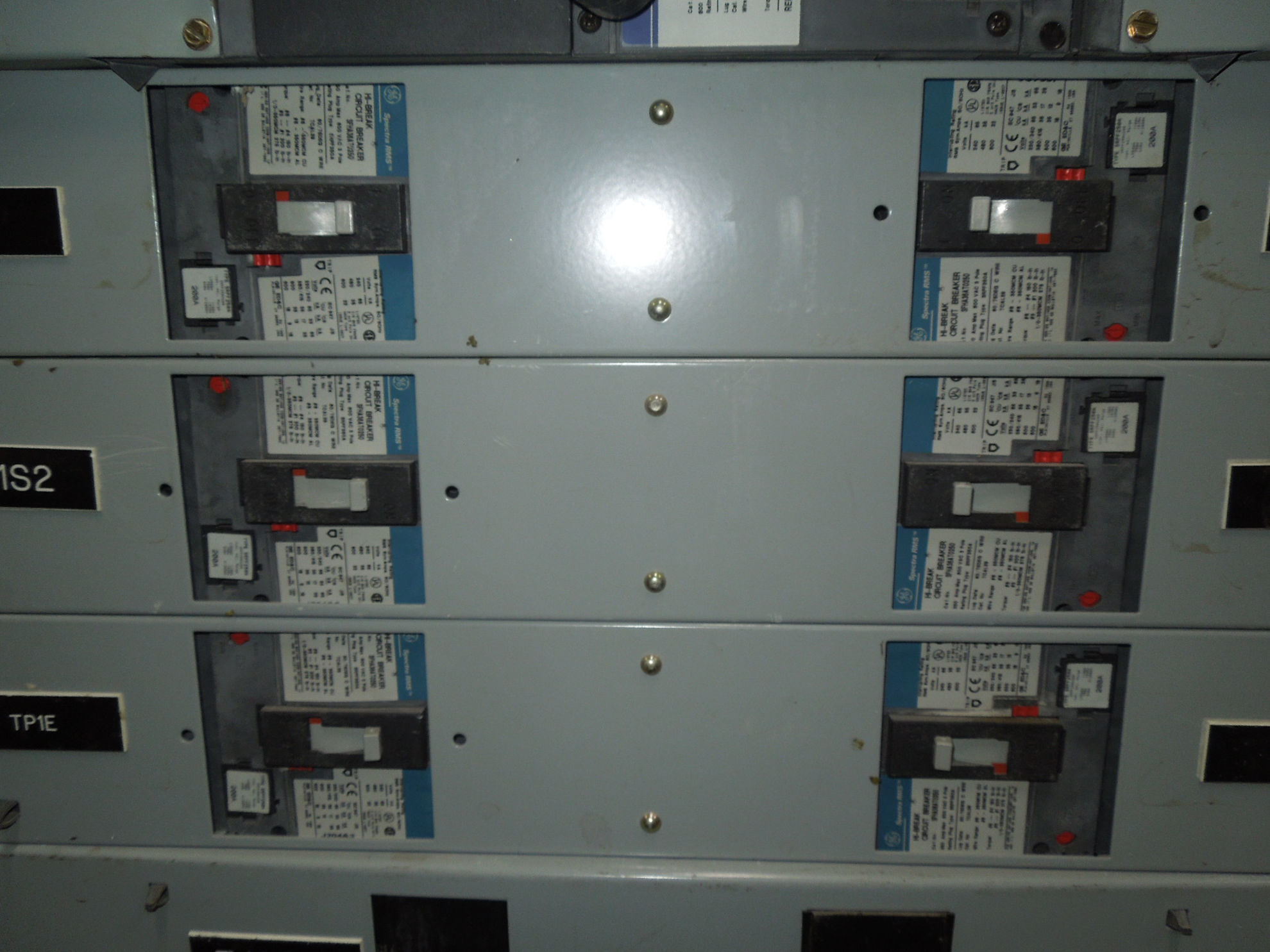 GE Spectra Series Panelboard 800 Amp SKHA36AT0800 Main 208Y/120V NEMA 1