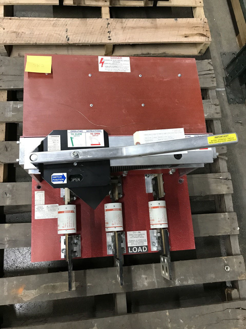 Picture of Pringle Pressure Contact Switch QA-1233 | 1200 Amp 480 Volt | Red Back Plate