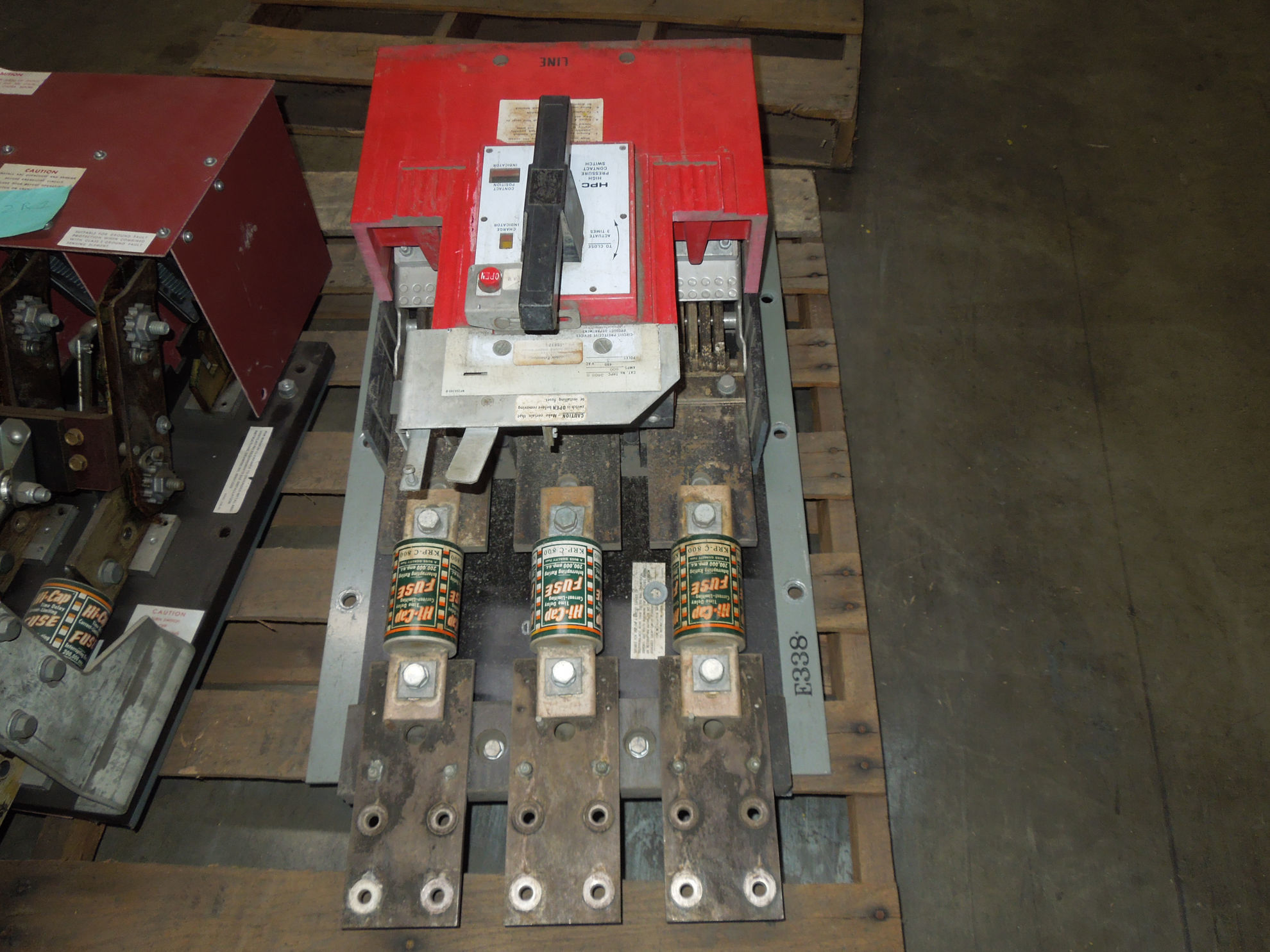 Picture of General Electric High Pressure Contact Switch THPC3408B | 800 Amp 480 Volt | Bottom Fed