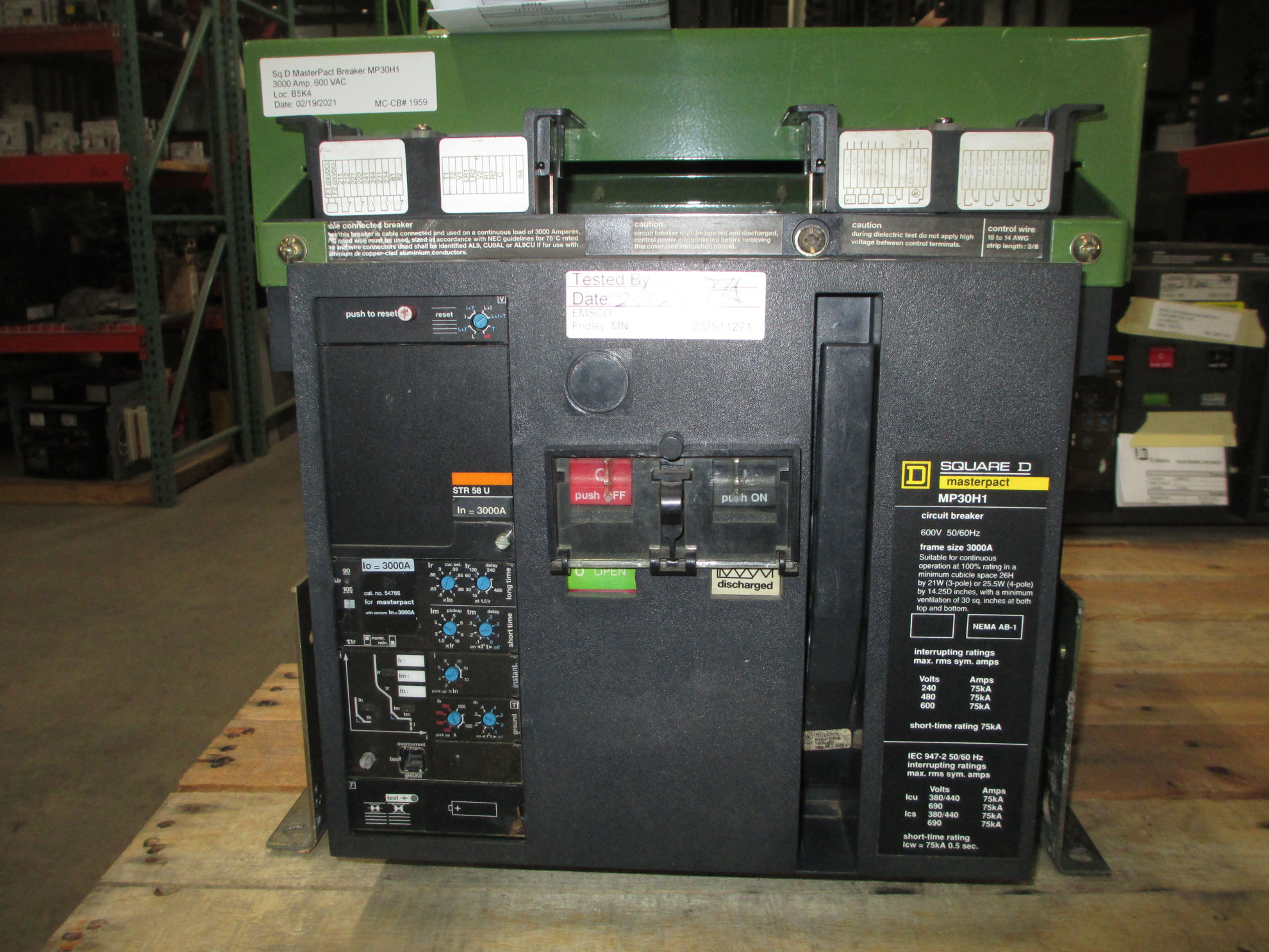 Picture of Square D MasterPact MP30H1 Breaker 3000 Amp 600 Volt E/O F/M