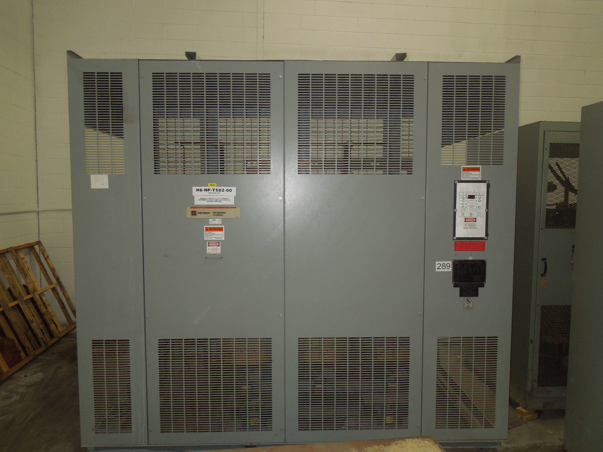 Picture of Cutler-Hammer 1500/2000 KVA 13200-480Y/277 Volt Medium Voltage Dry Type Transformer R&G