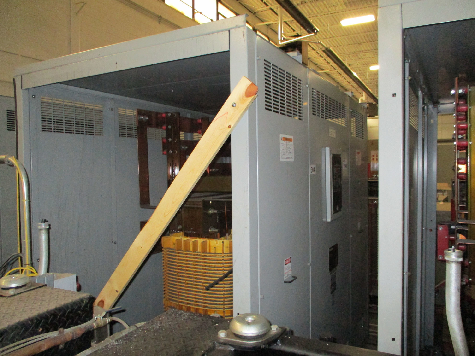 Picture of Siemens 1500/2000 KVA 6900-480Y/277 Volt Medium Voltage Dry Type Transformer R&G