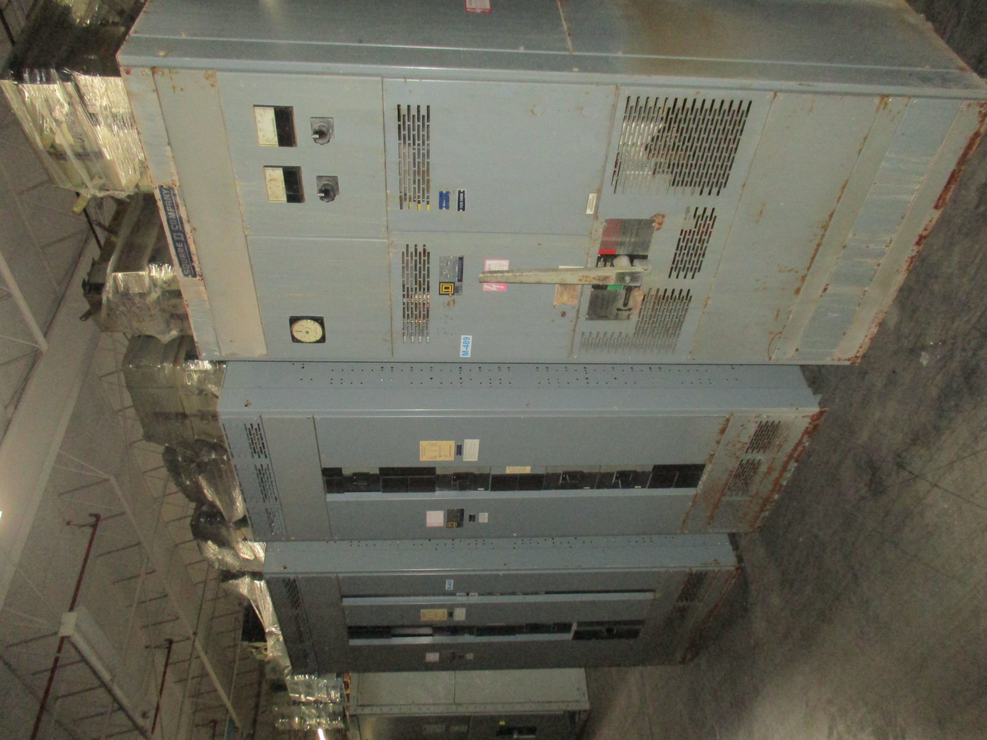 Picture of Square D Power Style Switchboard BP032300 Fusible 3000 Amp 240 Volt AC NEMA 1 R&G