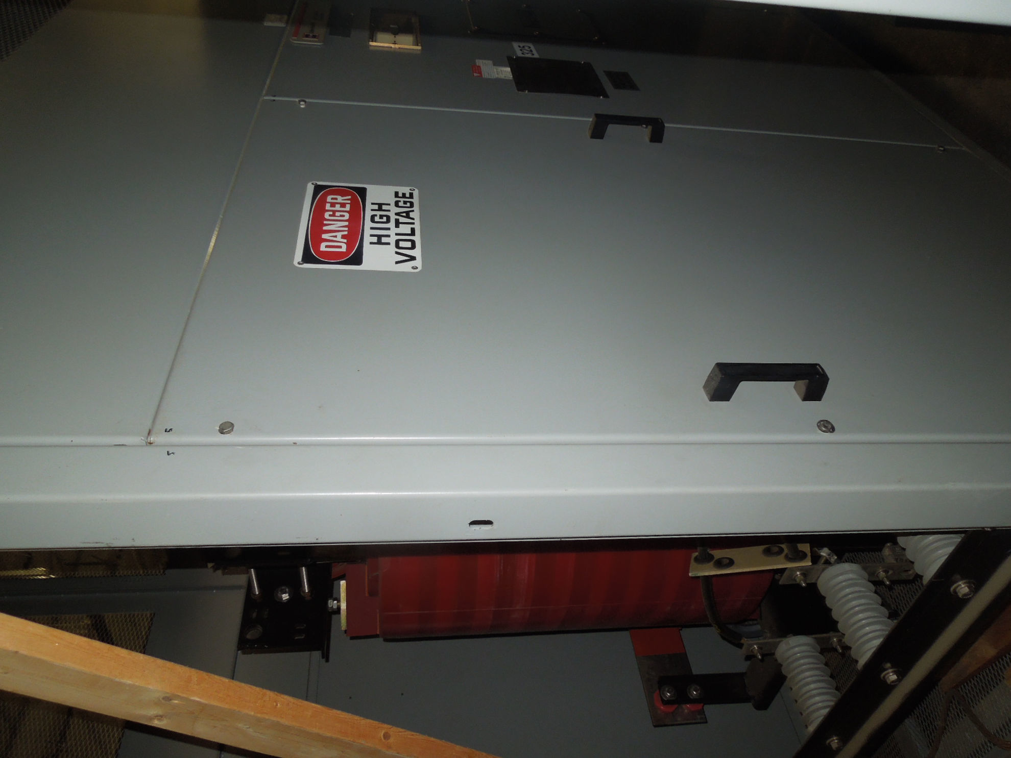 Picture of Cutler-Hammer 2000/2667 KVA 12470-480Y/277 Volt Medium Voltage Dry Type Transformer R&G