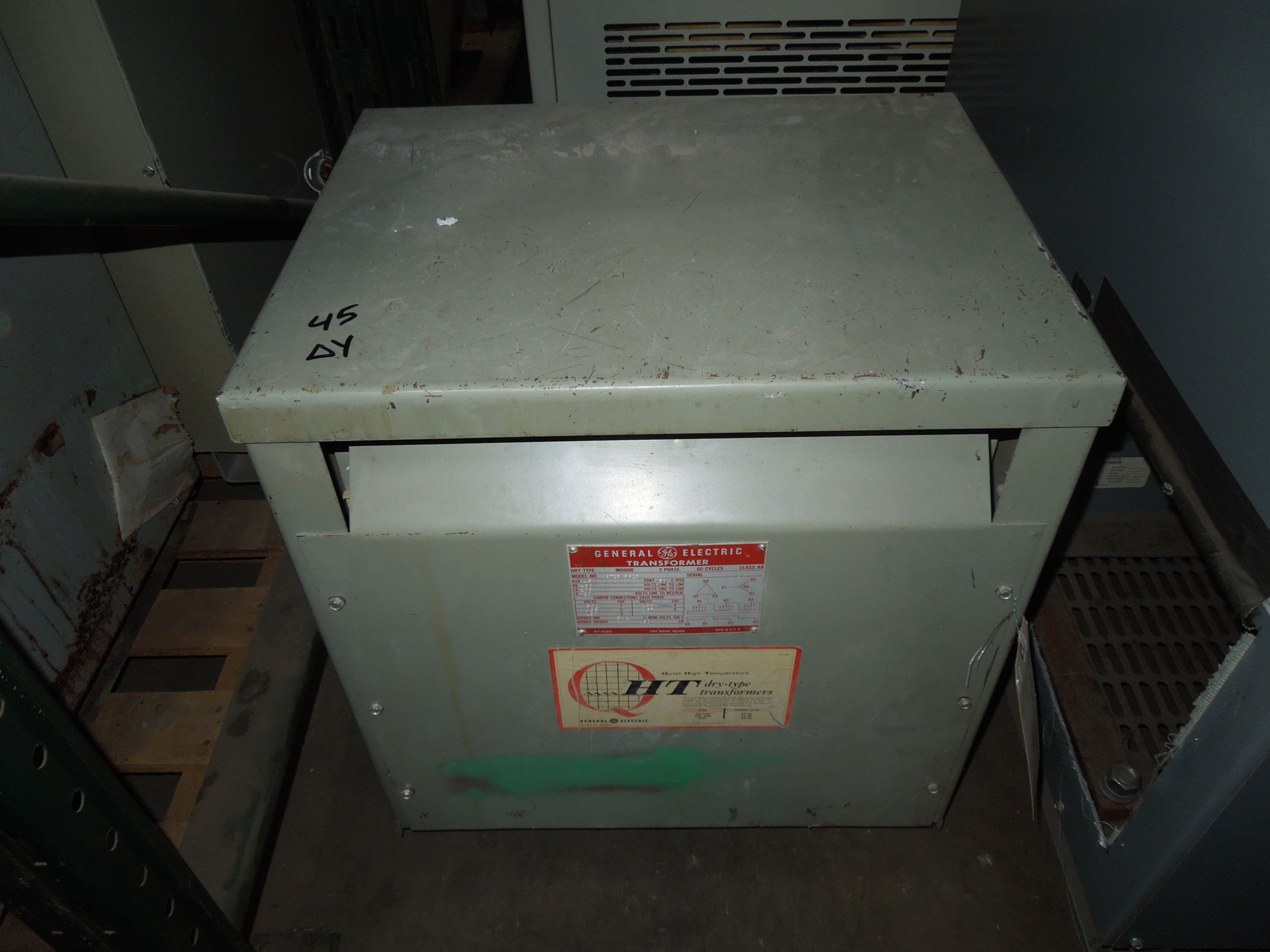 Picture of General Electric 45 KVA 480-208Y/120 Volt 3 Phase Low Voltage Dry Type Transformer R&G