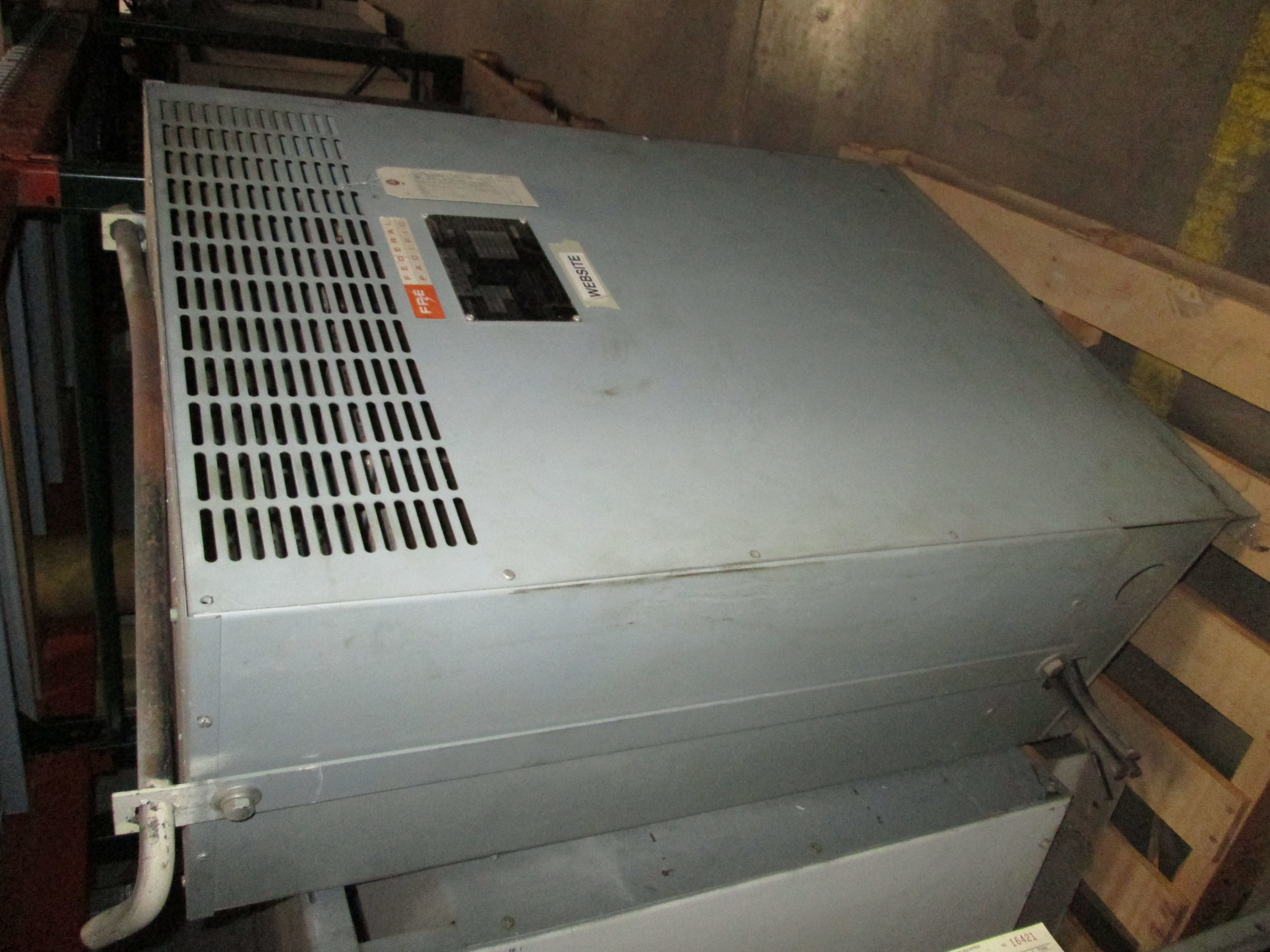 Picture of Federal Pacific 112.5 KVA 480-208Y/120 Volt 3 Phase Low Voltage Dry Type Transformer R&G