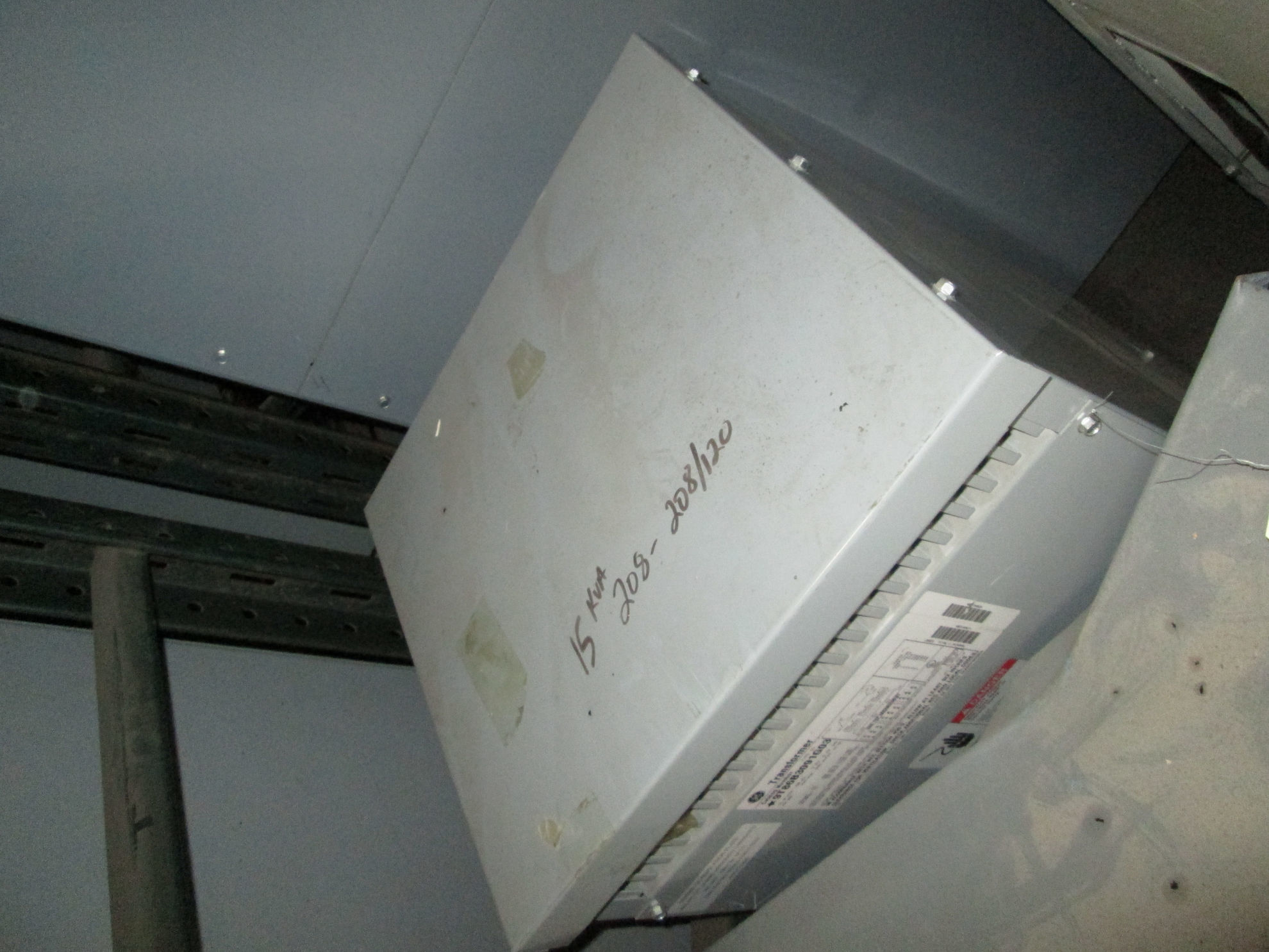 Picture of General Electric 15 KVA 208-208Y/120 Volt 3 Phase Low Voltage Dry Type Transformer R&G