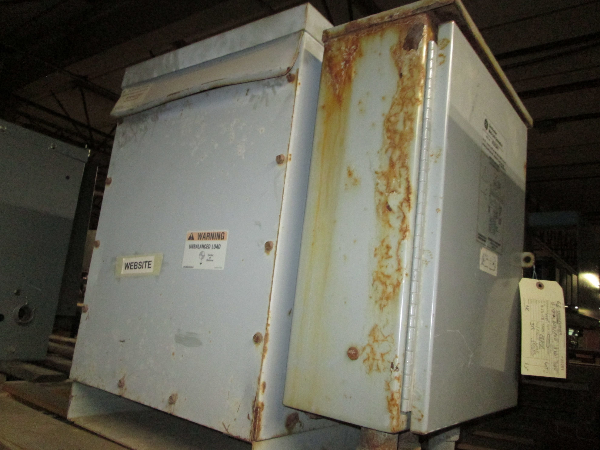 Picture of General Electric 15 KVA 480-208Y/120 Volt 3 Phase Low Voltage Dry Type Transformer W/ LOAD CENTER R&G