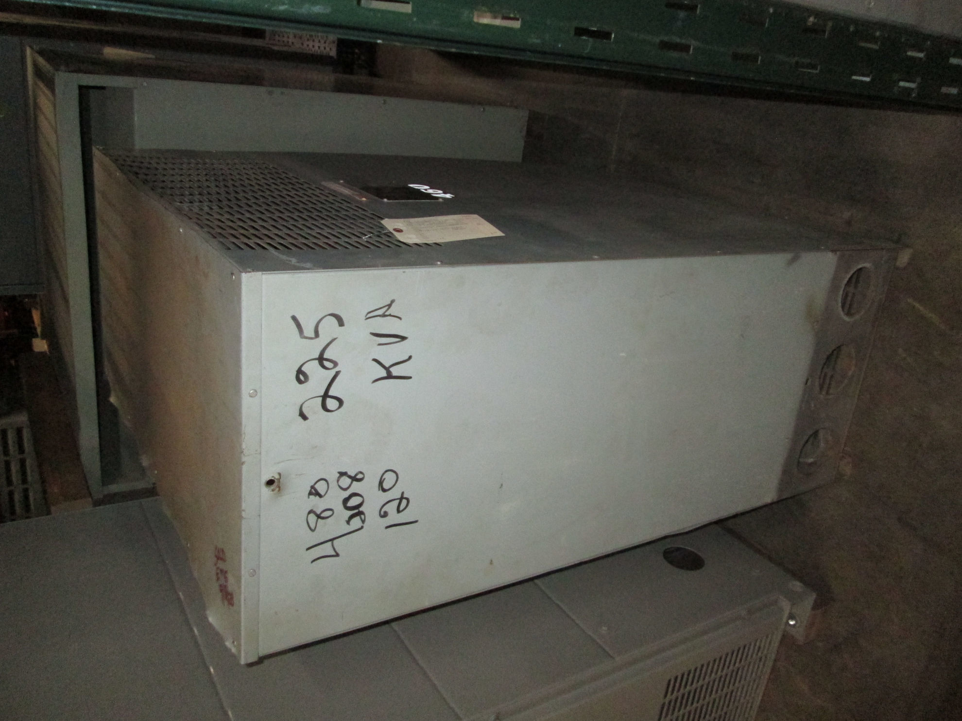Picture of Federal Pacific 225 KVA 480-208/120 Volt 3 Phase Low Voltage Dry Type Transformer R&G