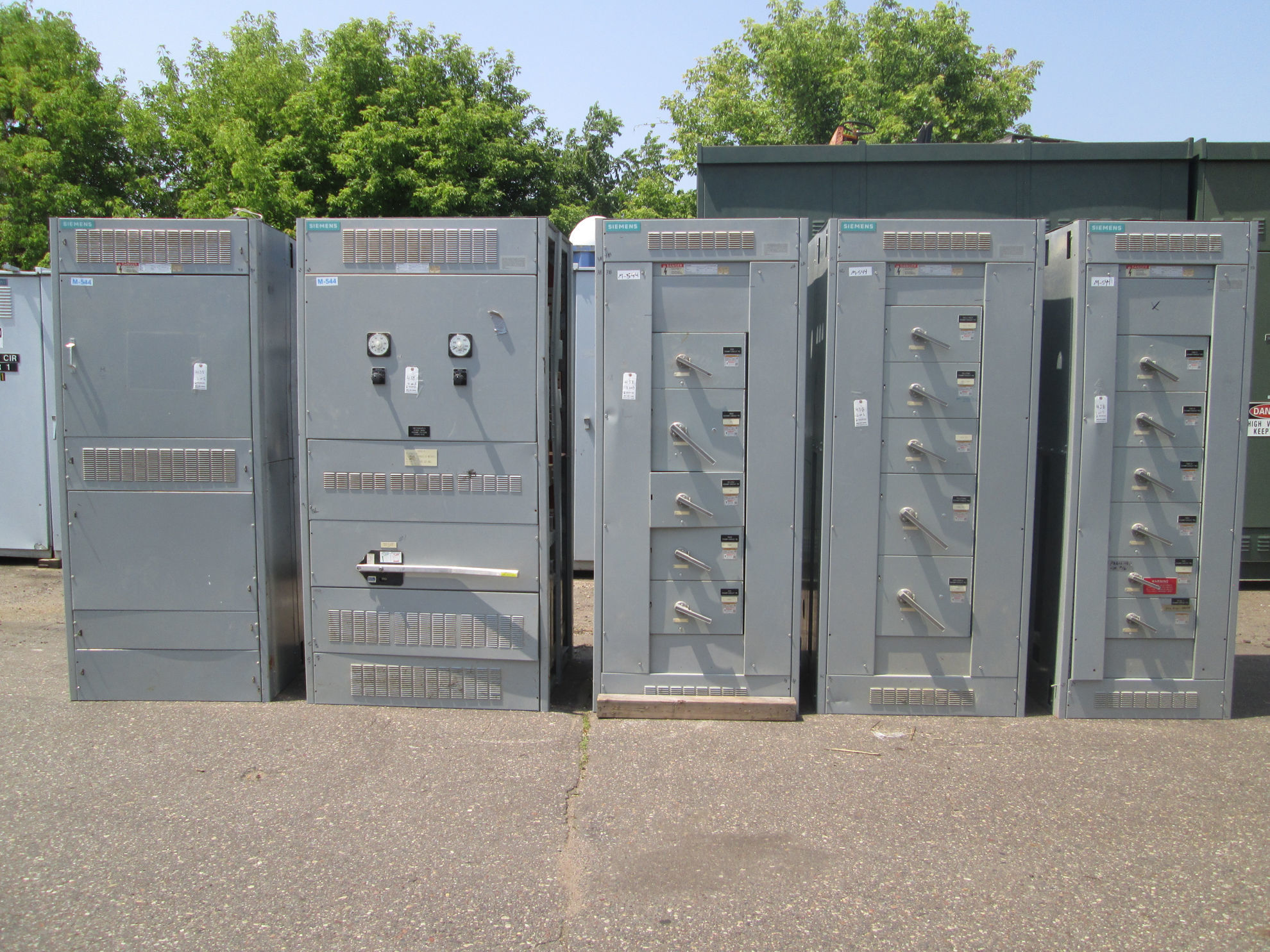 Picture of Siemens FC II Series 6 Switchboard QA-3033 | 3000 Amp Main Fusible | 208Y/120V 3-Phase 4-Wire | NEMA 1 R&G