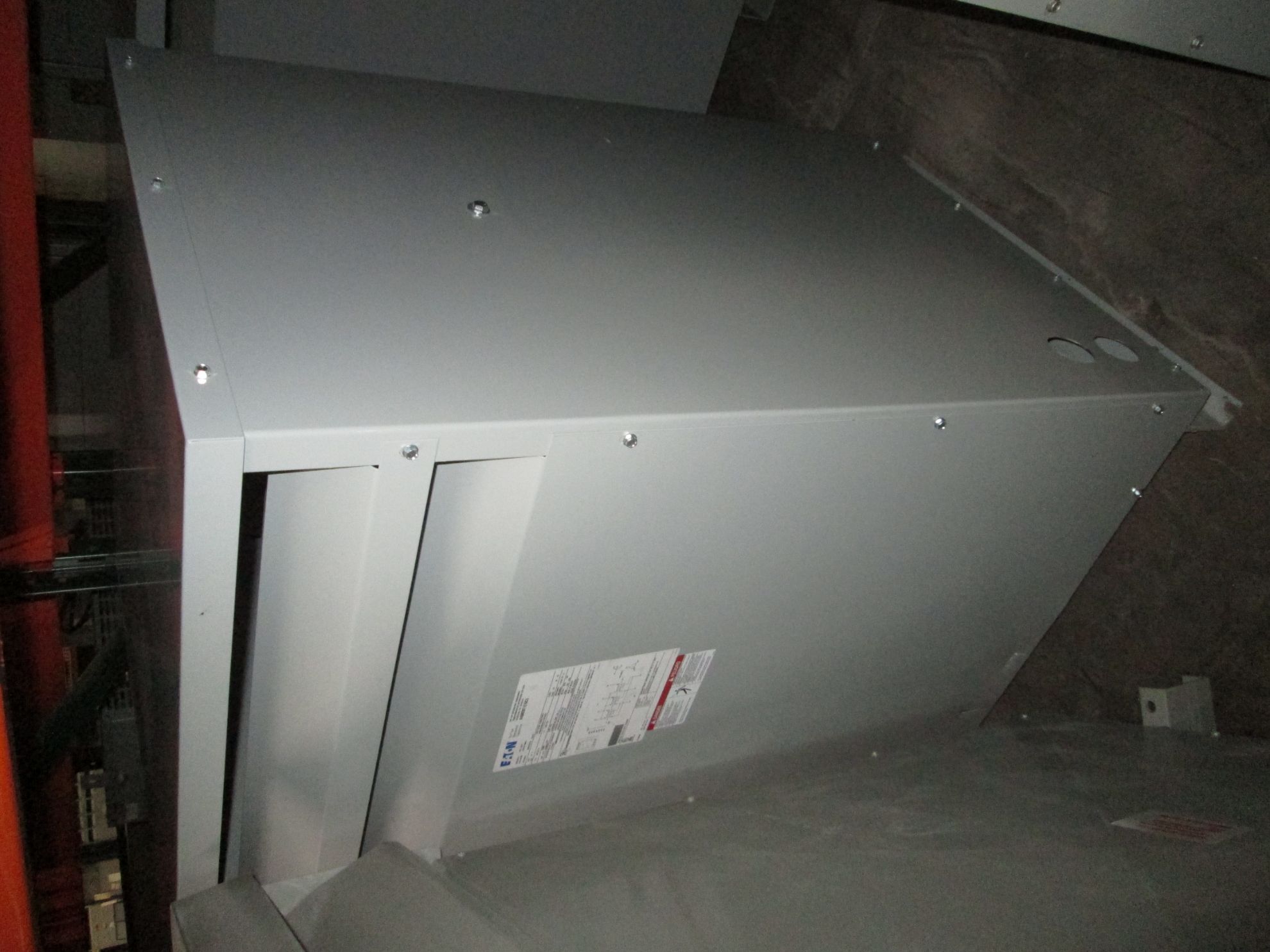 Picture of Eaton 112.5 KVA 480-208Y/120 Volt 3 Phase Low Voltage Dry Type Transformer R&G
