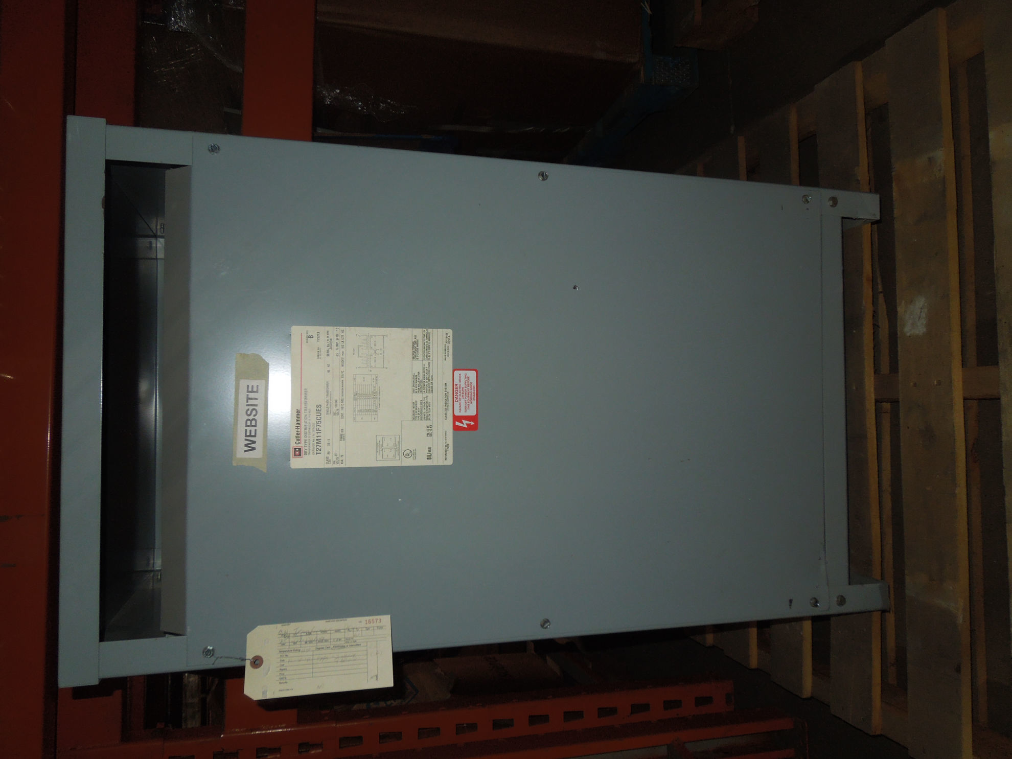 Picture of Cutler Hammer 75 KVA 277-120/240 Volt 1 Phase Low Voltage Dry Type Transformer R&G