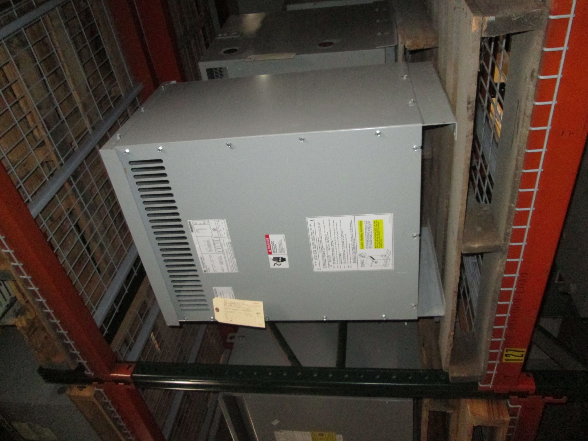 Picture of General Electric 30 KVA 480-208Y/120 Volt 3 Phase Low Voltage Dry Type Transformer R&G