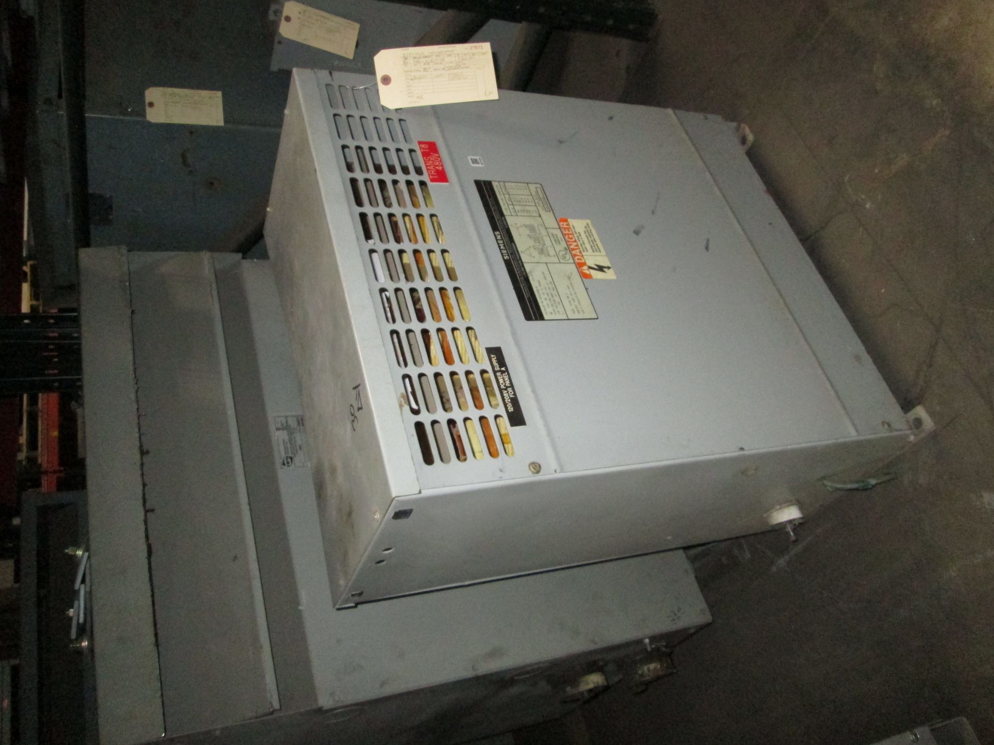 Picture of Siemens Low Voltage Dry Type Transformer | 30 KVA 480-208Y/120 Volt | 3 Phase NEMA 1 R&G