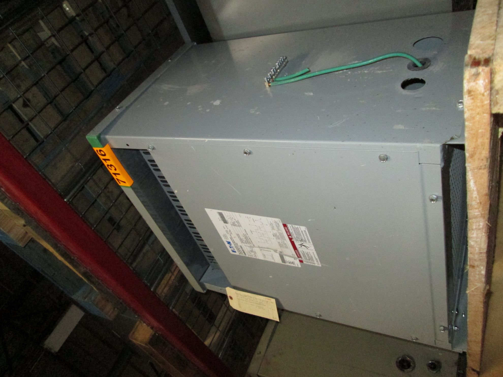 Picture of Eaton 30 KVA 480-208Y/120 Volt 3 Phase Low Voltage Dry Type Transformer R&G