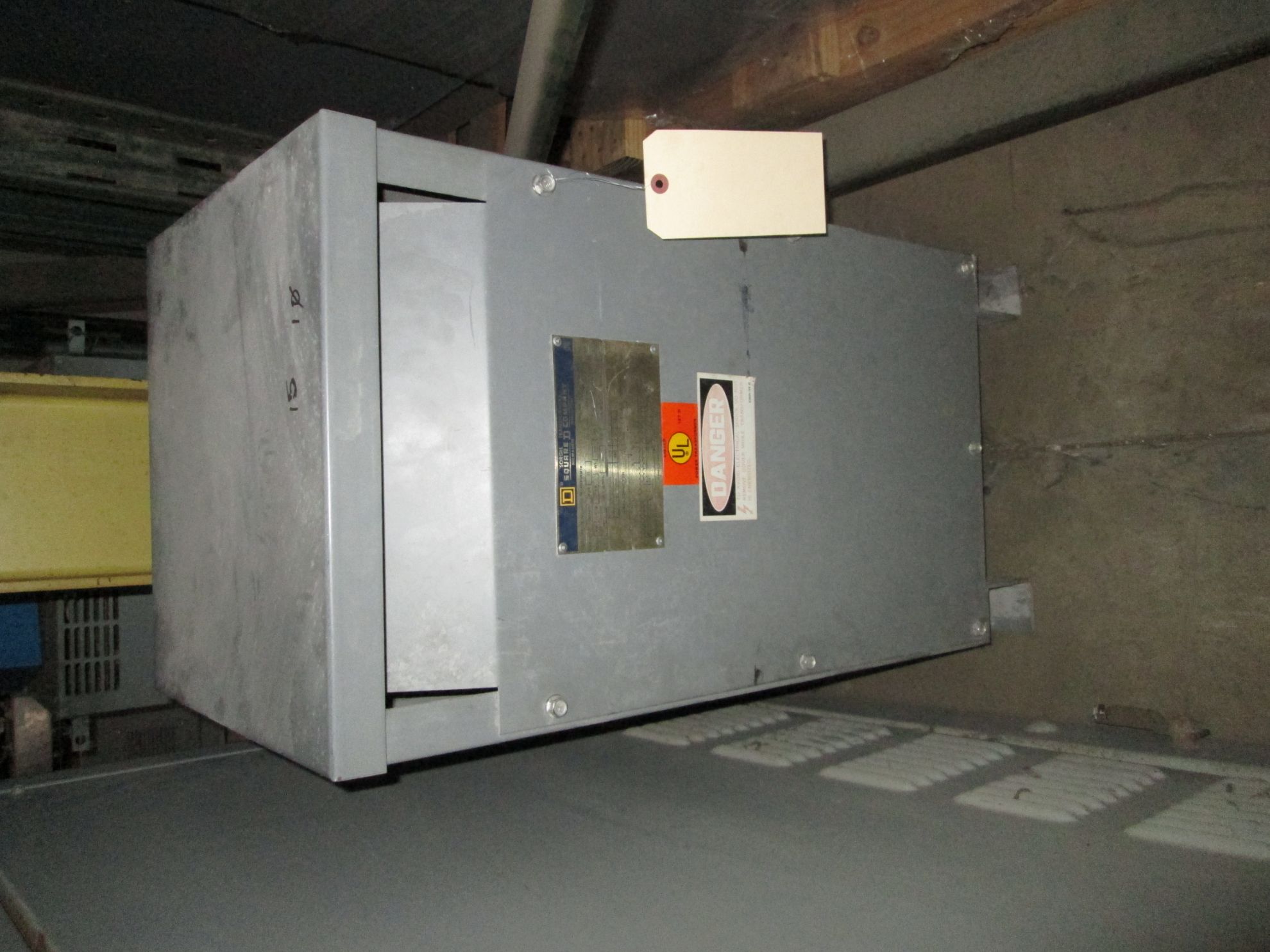 Picture of Square D 15 KVA 480-120Y/240 Volt 1 Phase Low Voltage Dry Type Transformer R&G