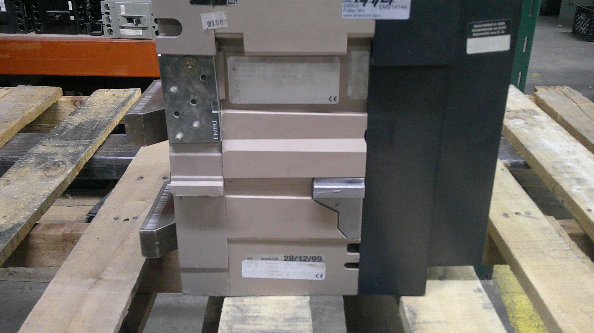 Merlin Gerin MasterPact MP30H2 Circuit Breaker 3000 Amp 600 Volt AC M/O ...