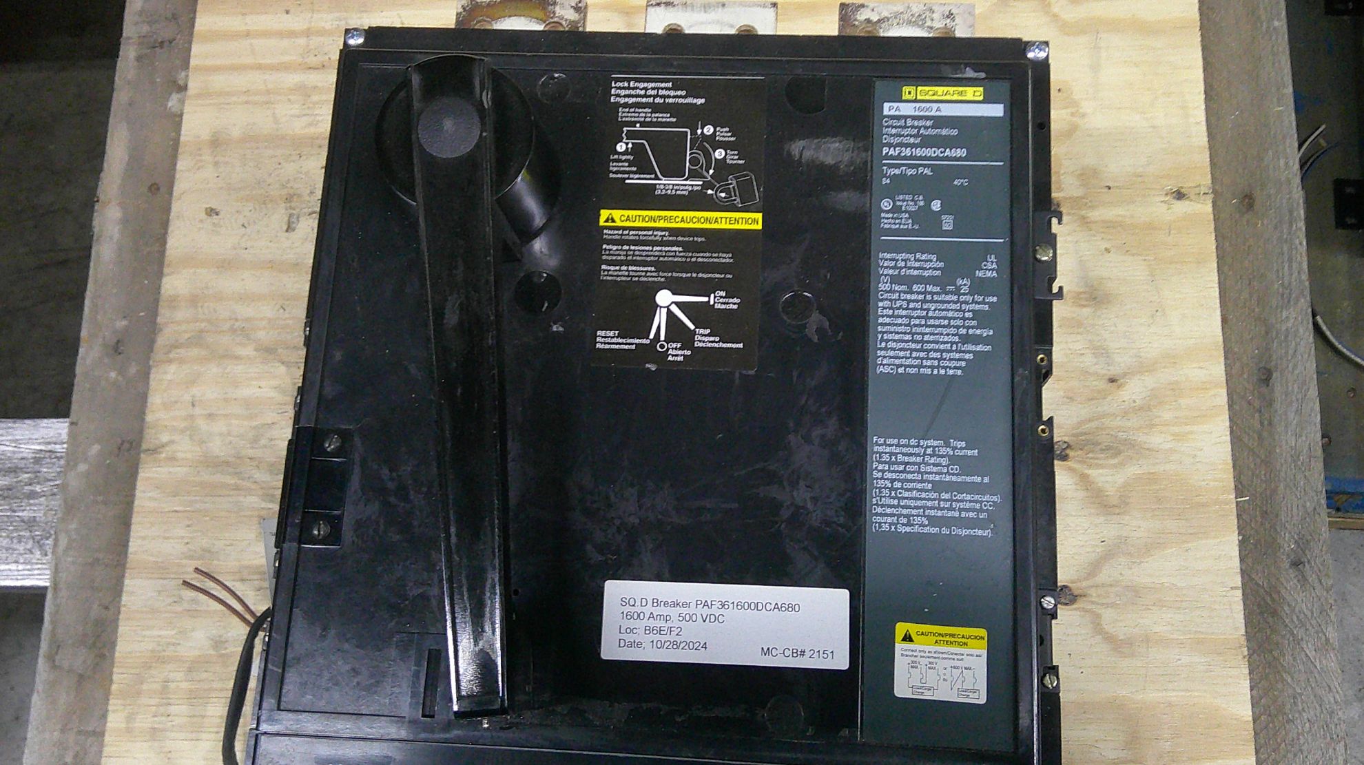 Picture of Square D PAF361600DCA680 Circuit Breaker 1600 Amp 500 Volt DC M/O F/M