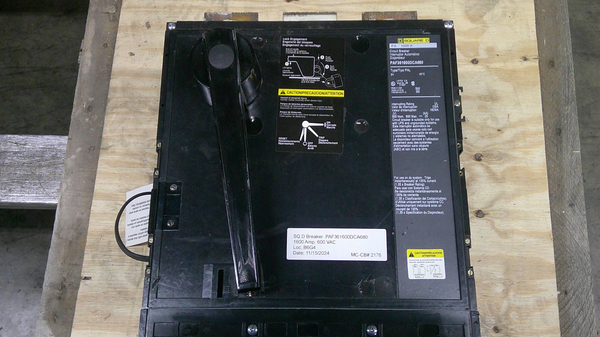 Picture of Square D PAF361600DCA680 Circuit Breaker 1600 Amp 500 Volt DC M/O F/M