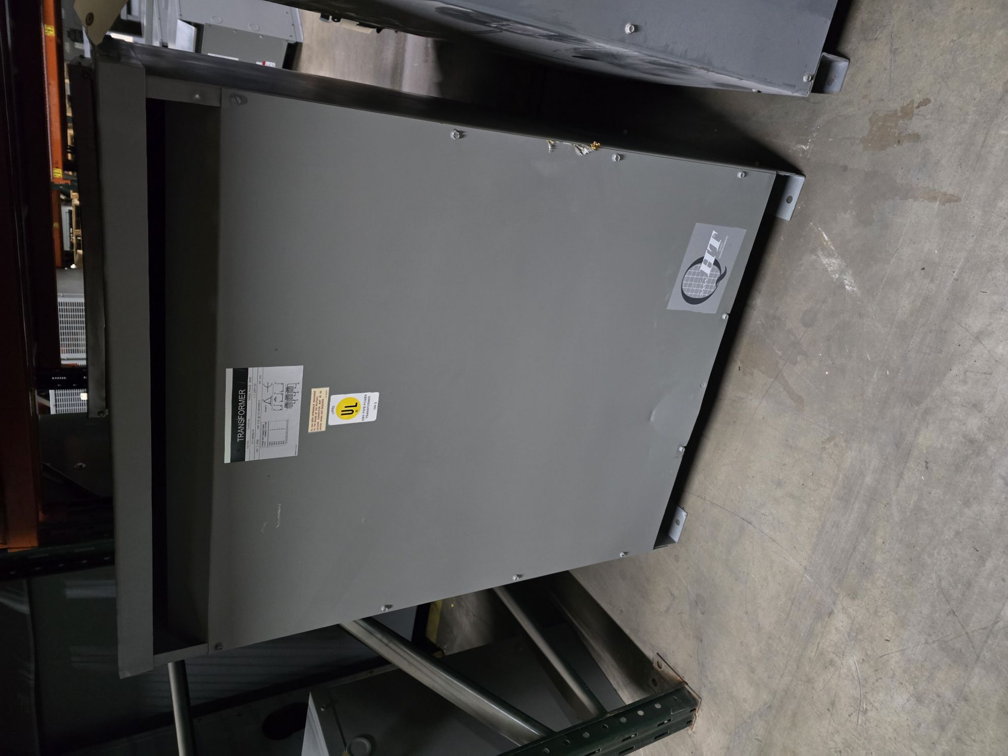 Picture of General Electric Low Voltage Dry Type Transformer | 150 KVA 480-208Y/120 Volt | 3 Phase NEMA 1 R&G