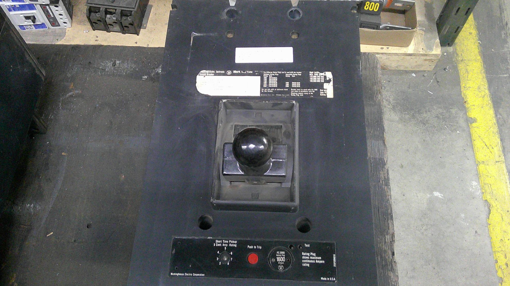 Picture of Westinghouse PCF32000F Circuit Breaker 2000 Amp 600 Volt AC M/O F/M