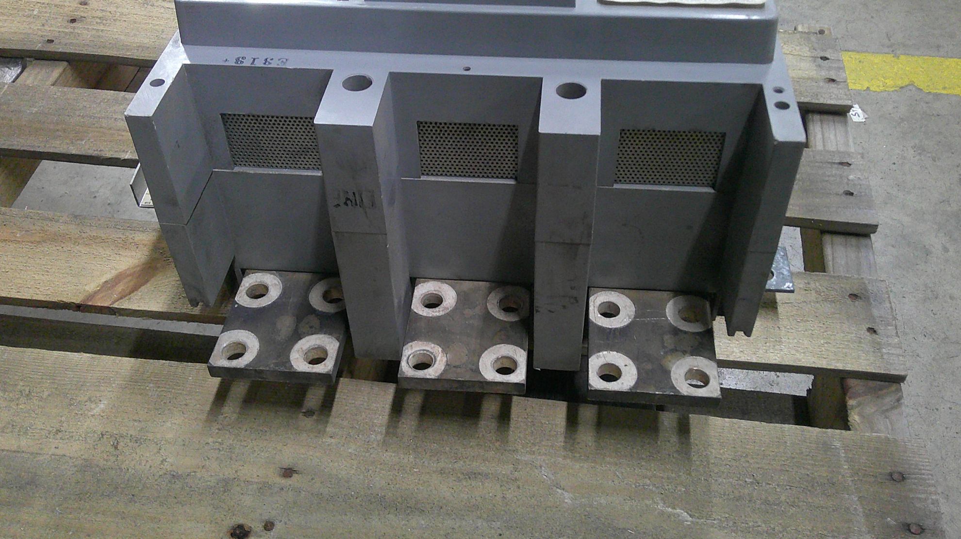 General Electric Power Break TPVVF6620 Circuit Breaker 2000 Amp 600 ...