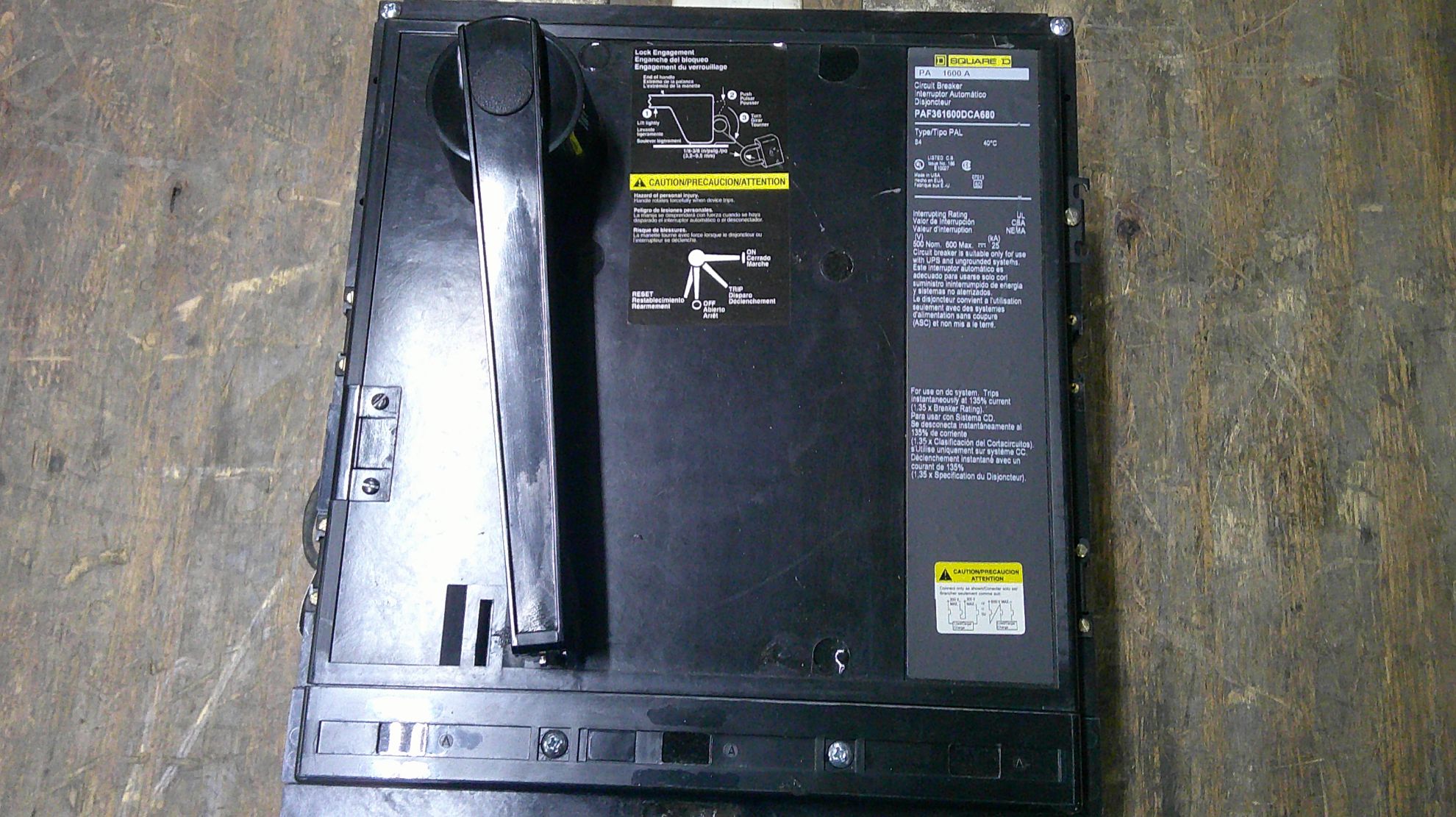 Picture of Square D PAF361600DCA680 Circuit Breaker 1600 Amp 500 Volt DC M/O F/M