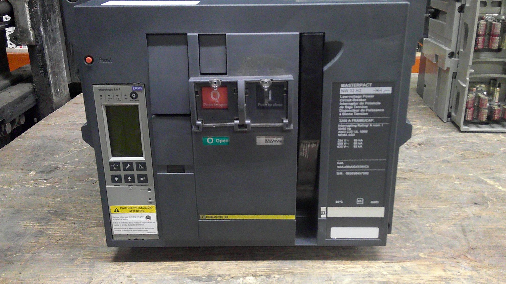 Picture of Square D MasterPact NW32H2 Circuit Breaker 3200 Amp 600 Volt AC M/O D/O