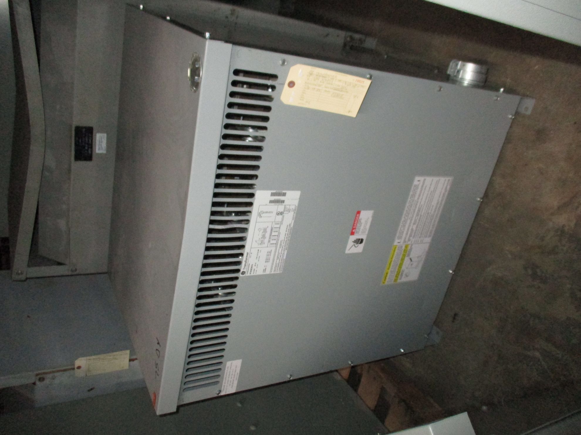 Picture of General Electric 75 KVA 480-208Y/120 Volt 3 Phase Low Voltage Dry Type Transformer R&G