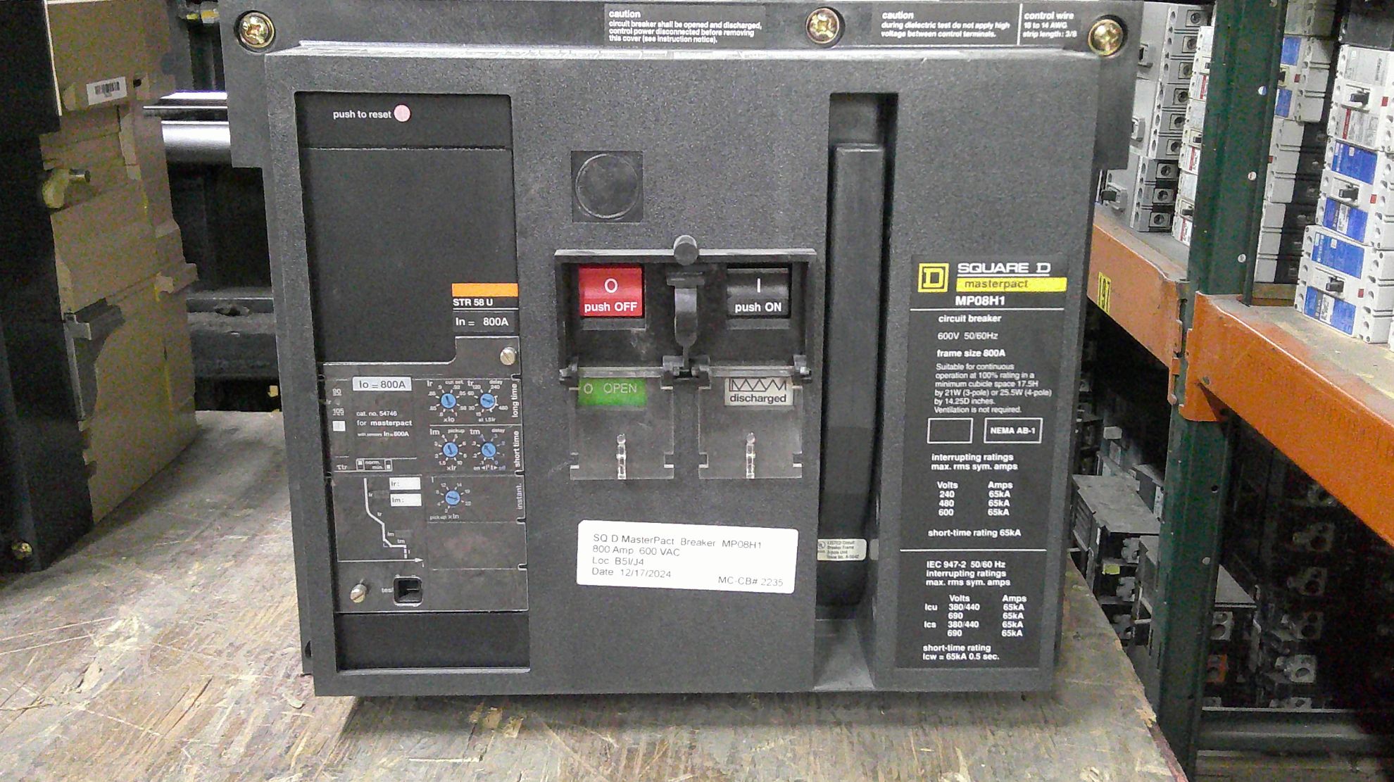 Picture of Square D MasterPact MP08H1 Circuit Breaker 800 Amp 600 Volt AC E/O D/O 