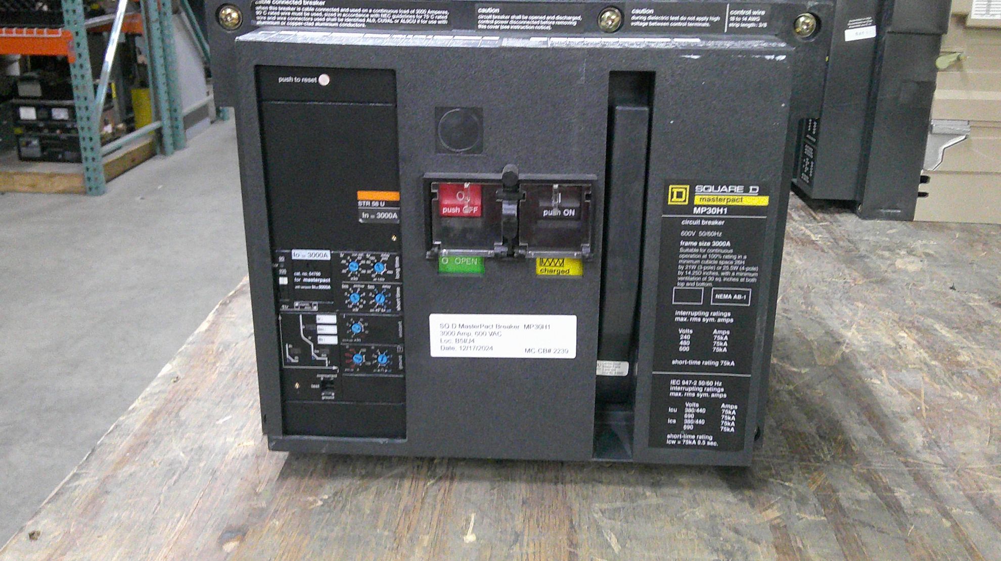 Picture of Square D MasterPact MP30H1 Circuit Breaker 3000 Amp 600 Volt AC E/O D/O
