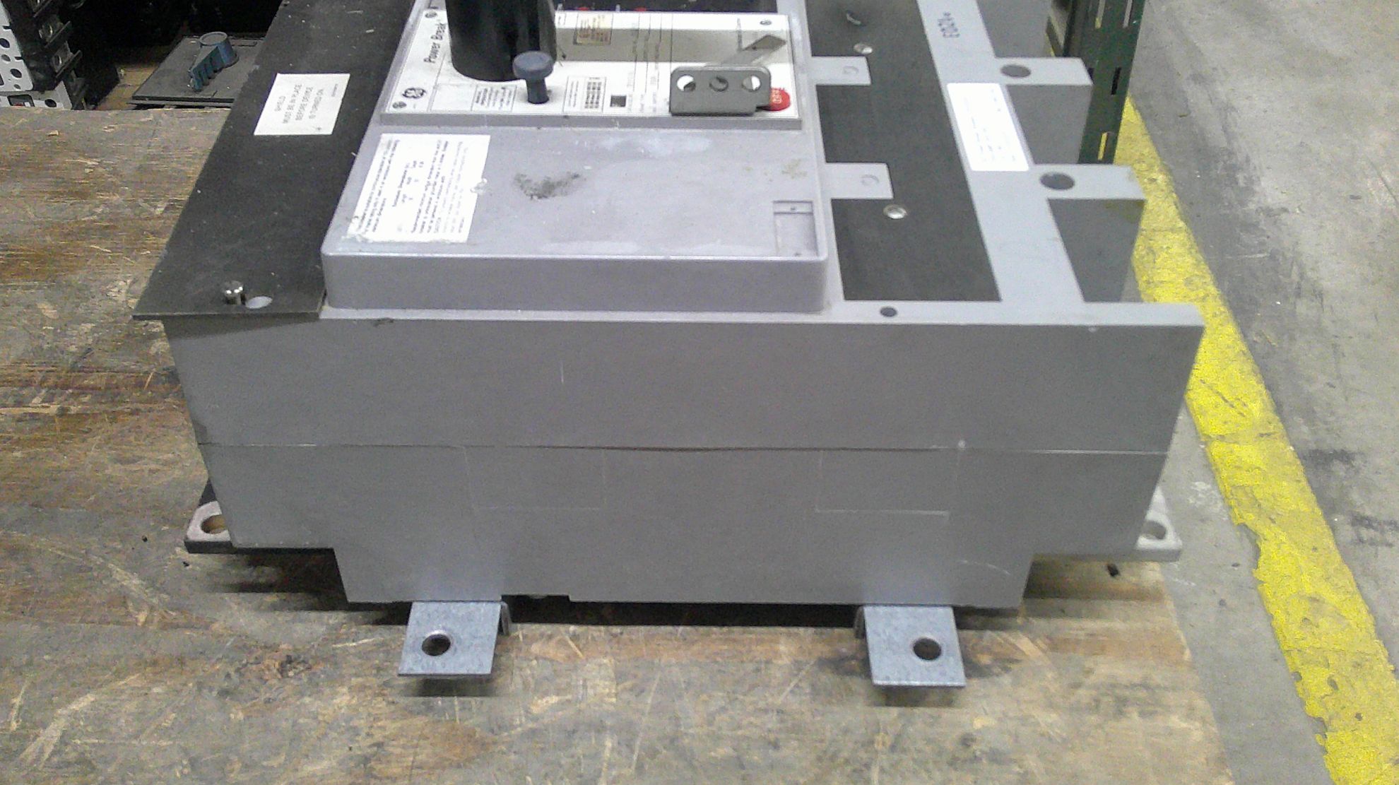 General Electric Power Break TP2020S Circuit Breaker 2000 Amp 600 Volt ...