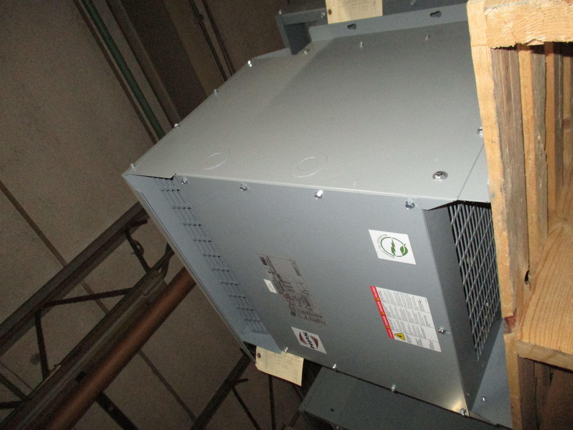 Picture of Hammond 45 KVA 480-208Y/120 Volt 3 Phase Low Voltage Dry Type Transformer R&G