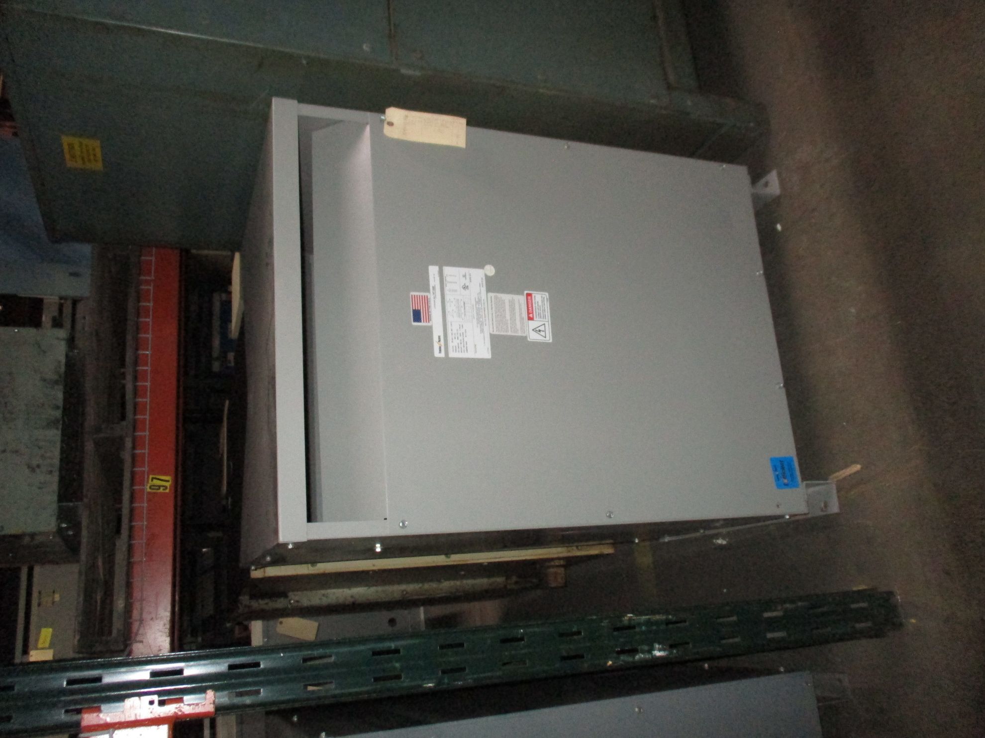 Picture of Federal Pacific Low Voltage Dry Type Transformer | 150 KVA 480-208/120 Volt | 3 Phase NEMA 1 R&G