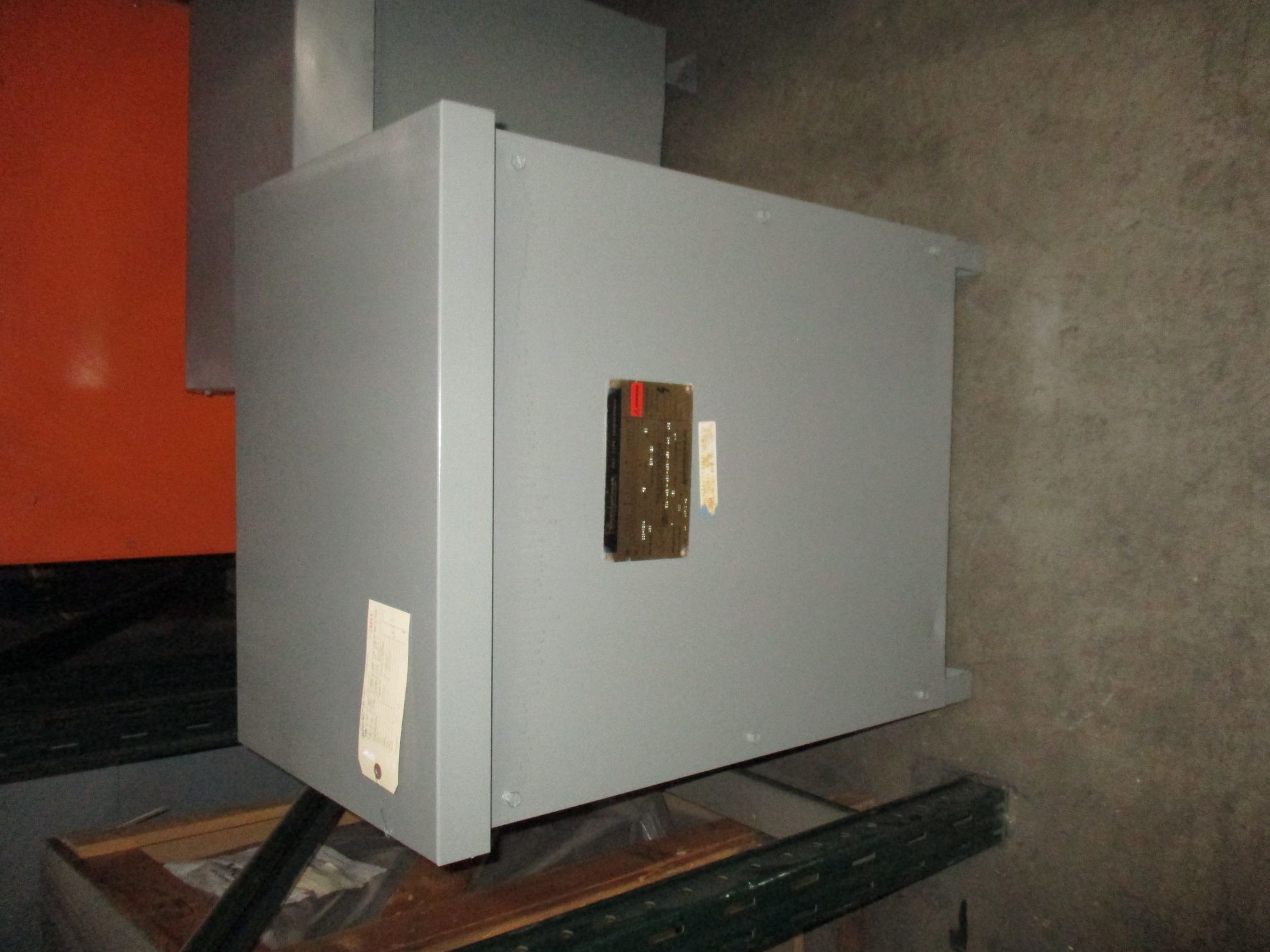 Picture of Powerformer Low Voltage Dry Type Transformer | 75 KVA 480-208Y/120 Volt | 3 Phase NEMA 1 R&G