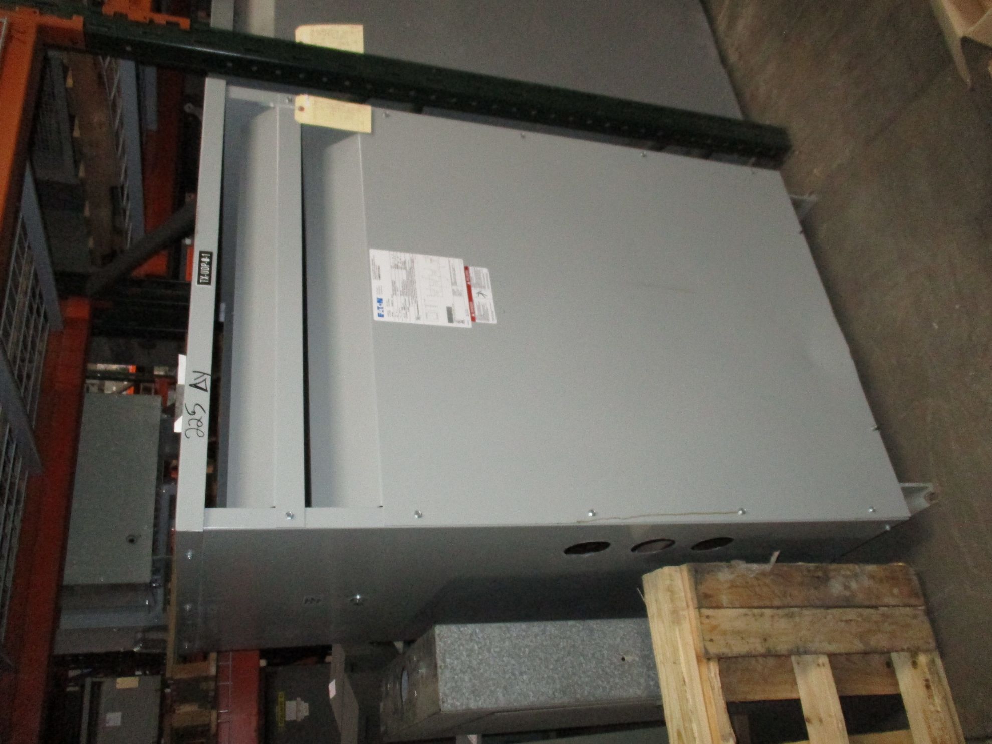 Picture of Eaton 225 KVA 480-208/120 Volt 3 Phase Low Voltage Dry Type Transformer R&G
